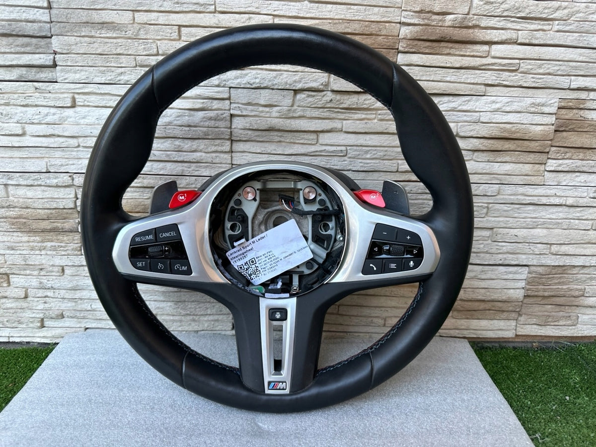 BMW M5 F90 / M8 F91 – M-læderrat med varme, M1/M2 og skiftepaler – uden airbag