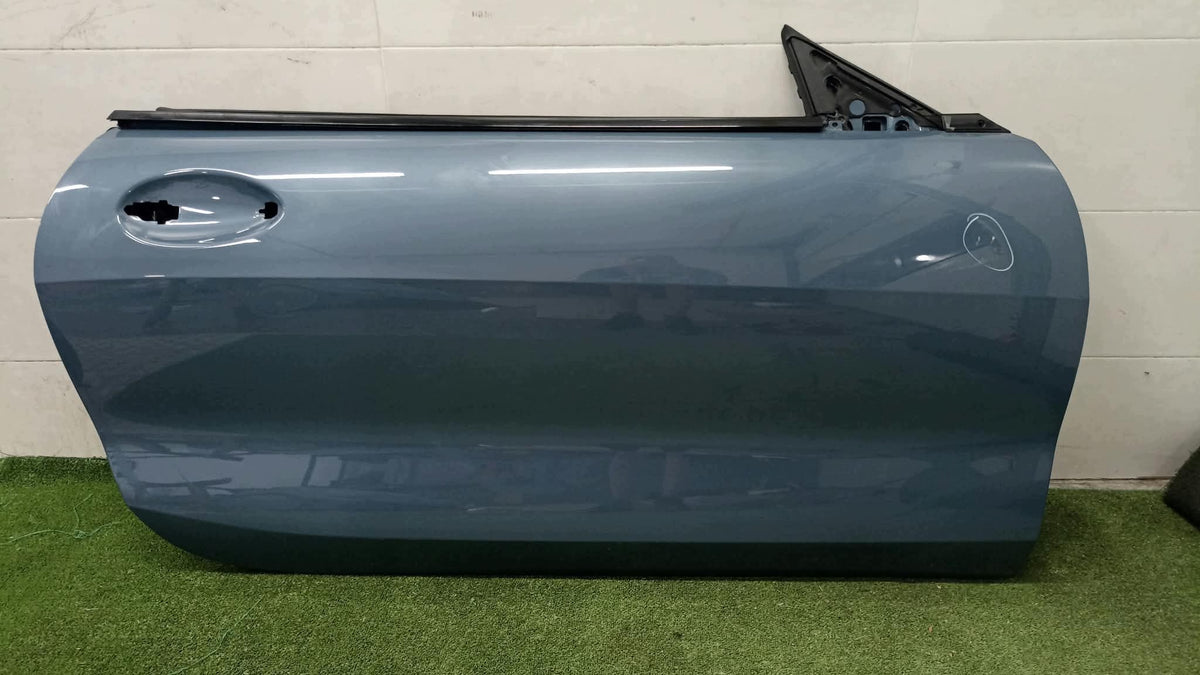 BMW M8 F91 Cabrio – højre dør, C38 Barcelona Blau, bar dør