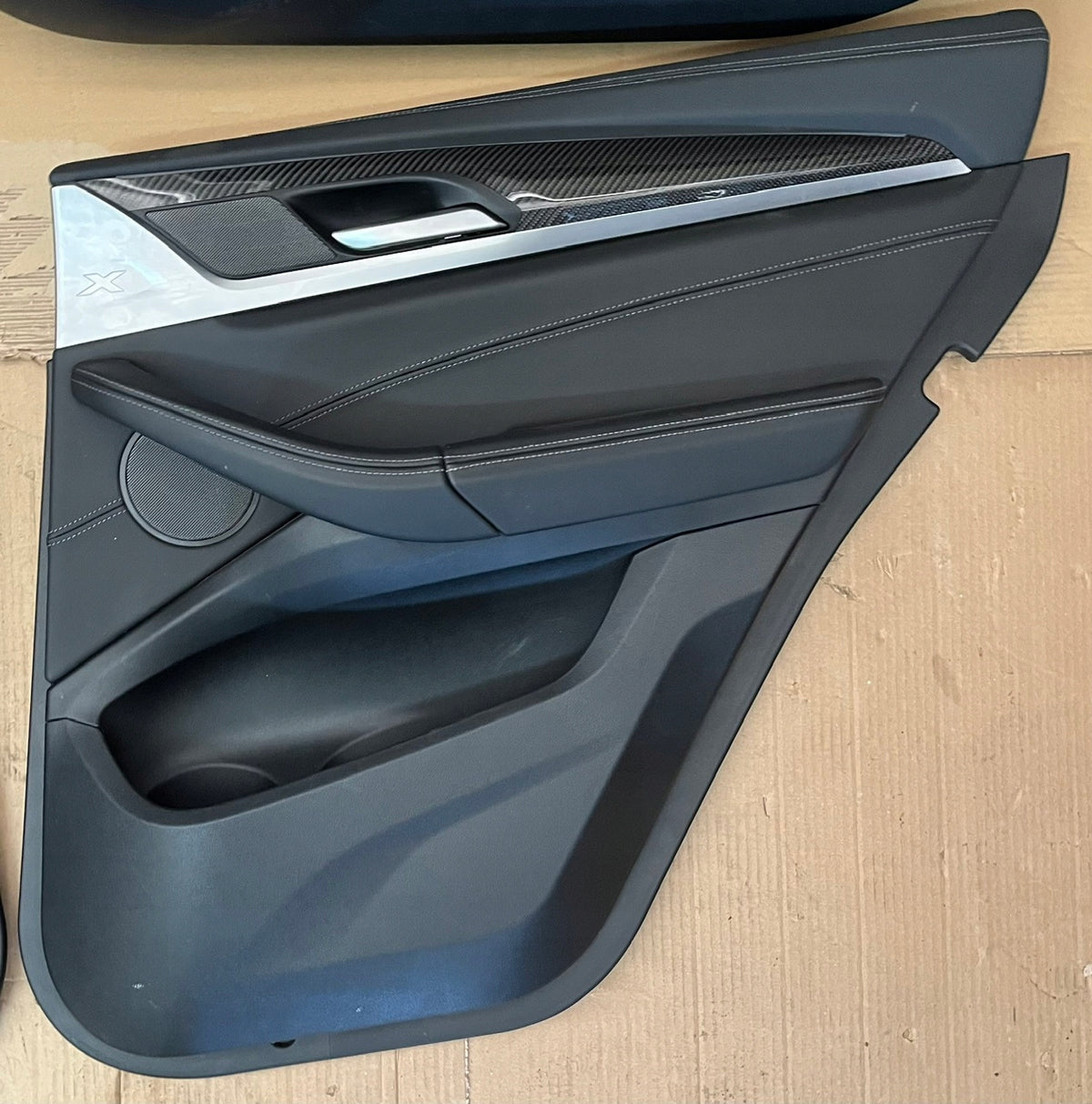 BMW X4 M F98 LCI 2024 – sort M-sædesæt med dørpaneler, konsol og modul – foto 10