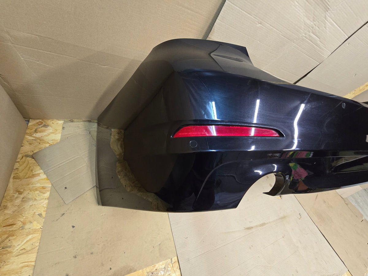 BMW 5-serie G30 sedan – standard bagkofanger, 475, 4 PDC – Side og refleks med lakmærker