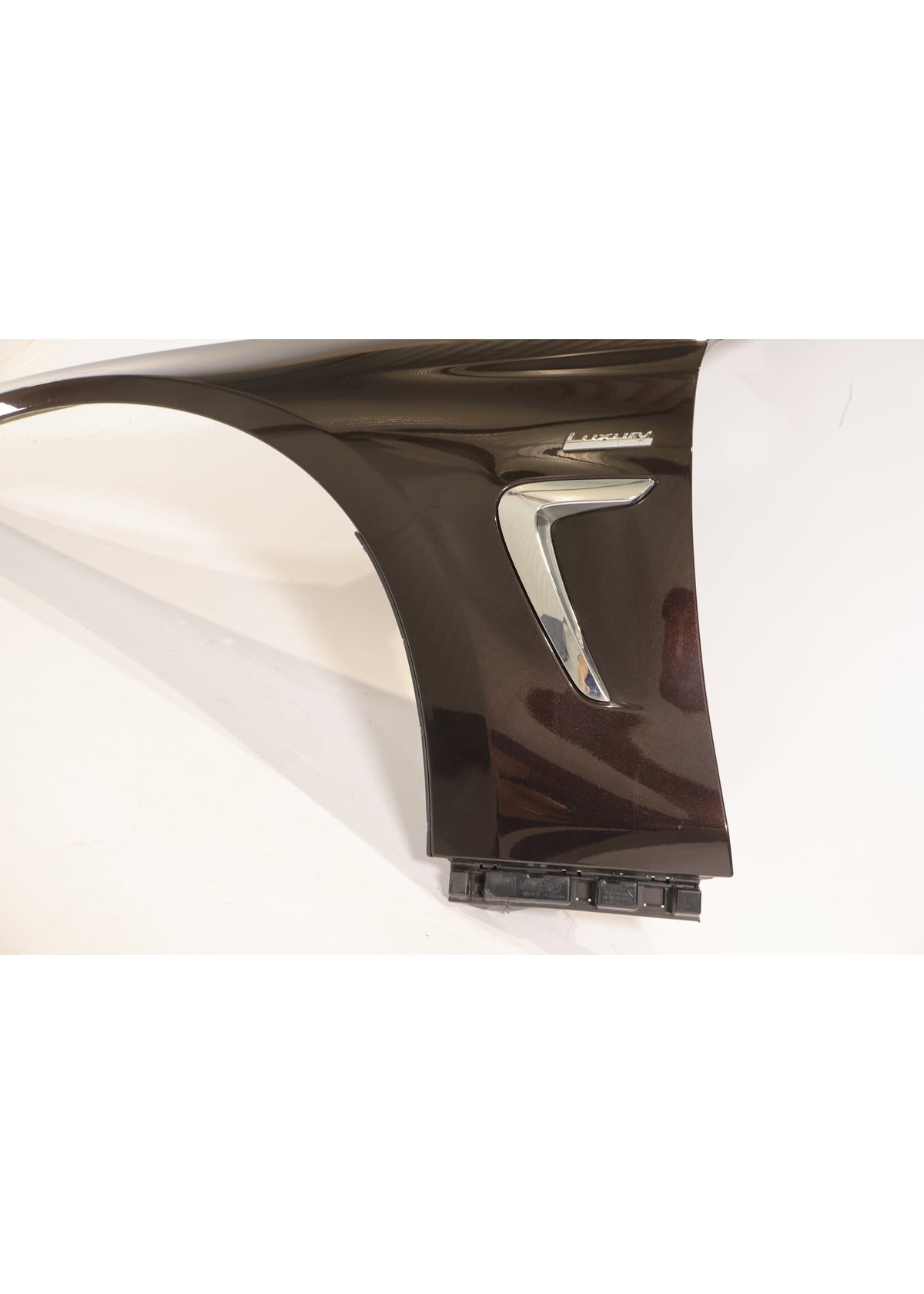BMW F32 Coupé – venstre forskærm B53 med Luxury-detalje og bule – originalfoto 3