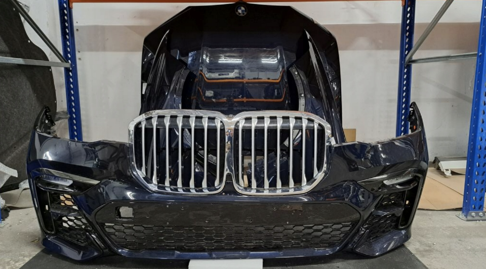 BMW X7 G07 M-Sport – forkofanger i 416 Carbonschwarz med grill og PDC