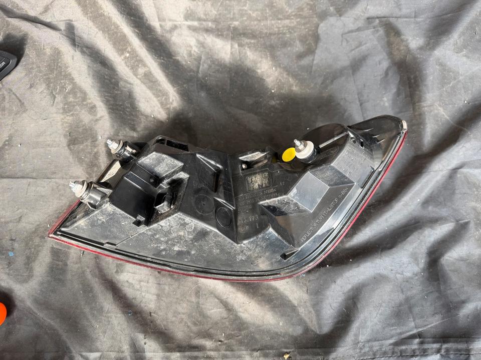 BMW G20 sedan før LCI – venstre ydre LED-baglygte 7420449 ECE – foto 2