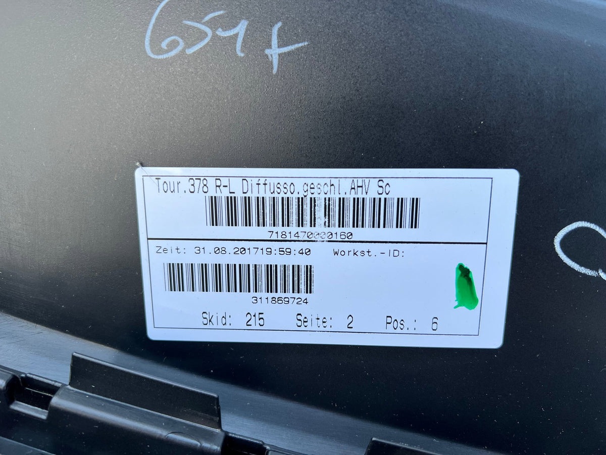 VW Touran 5T R-Line diffusor – R-Line produktmærkat og anhængertræksvariant
