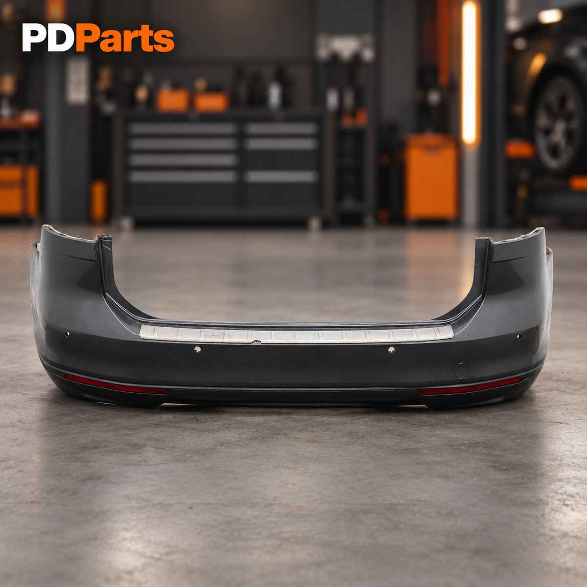 VW Passat B8 Variant bagkofanger med PDC-huller, LR7H – brugt