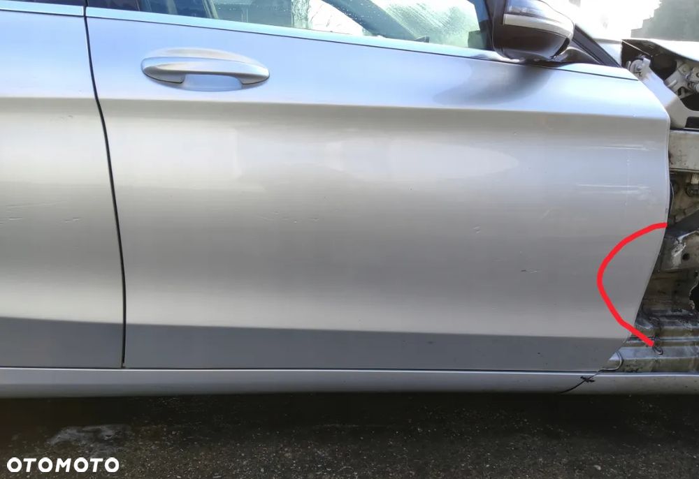 Mercedes C-Klasse S205 – højre fordør, farve 775