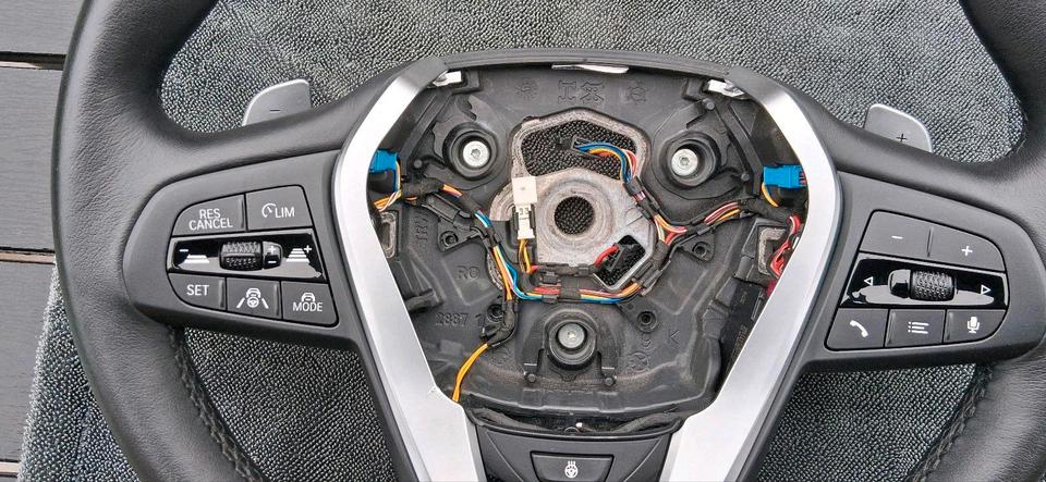 BMW G20/G21 – sportsrat med varme, vibration og skiftepadler, uden airbag – foto 2
