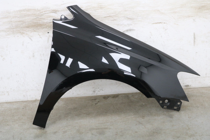 Originalfoto af den konkrete brugte del – VW Polo 6C højre forskærm 6R0821106J, L041 – brugt