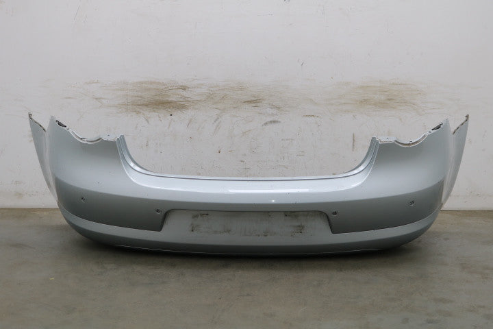 Originalfoto af den konkrete brugte del – VW Eos bagkofanger med PDC-huller, LA7W – brugt