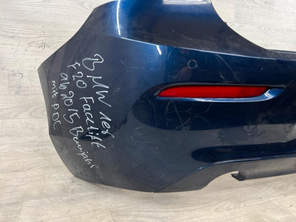 BMW F20 LCI – blå standardbagkofanger med reflekser og 4 PDC-positioner – konkret del, foto 4