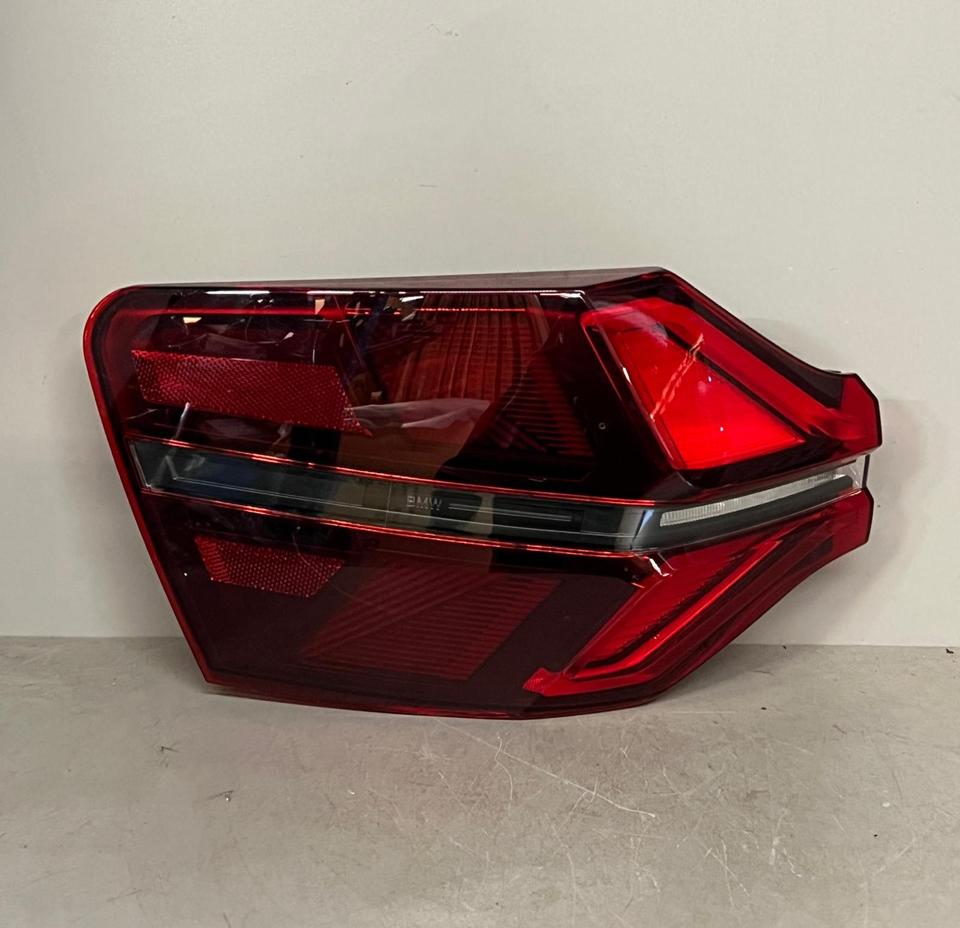 BMW X3 G45 – venstre ydre baglygte, oplyst 606860011