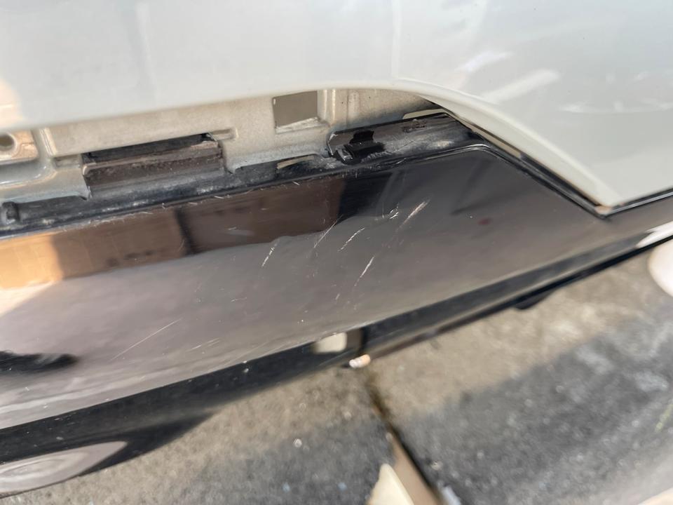BMW G22/G23 – grå M-bagkofanger 8075834 med ridset sort underdel – konkret del, billede 2