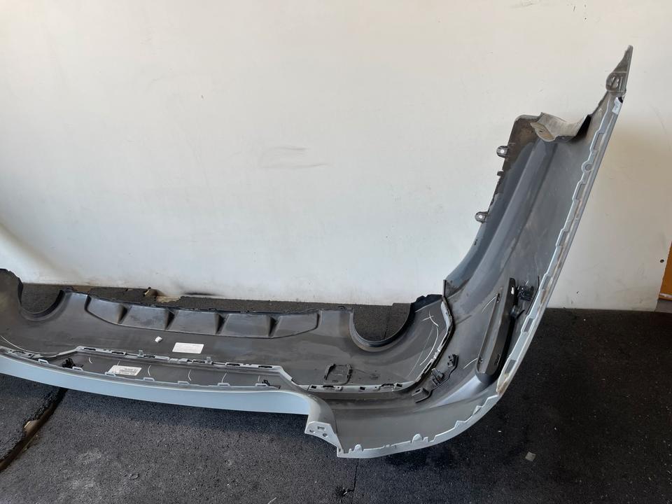 BMW G22/G23 – grå M-bagkofanger 8075834 med ridset sort underdel – konkret del, billede 4