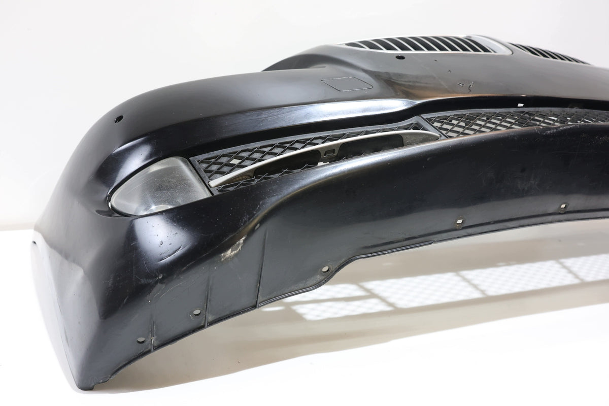 BMW F10/F11 forkofanger 2010–2013 – 475, med gitre og tågelygter, til lakering – originalfoto 3