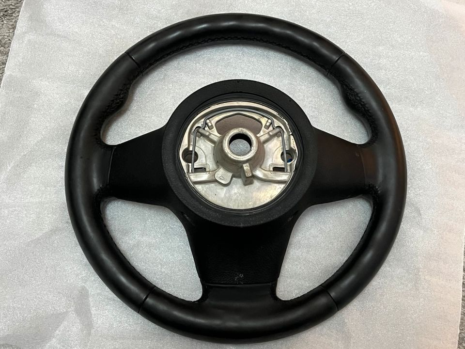 BMW Z4 E89 M-læderrat, løst – uden airbag og knapper, med læderskade – originalfoto 2