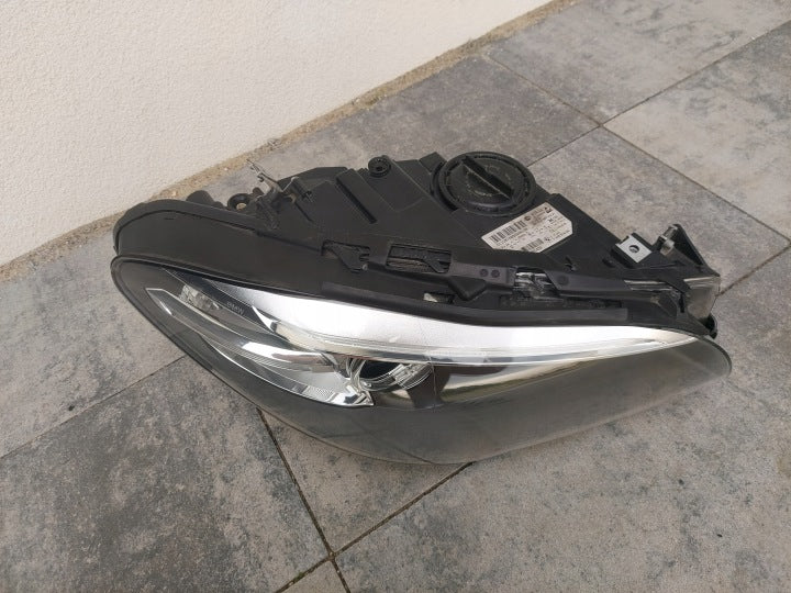 BMW F10/F11 LCI højre bi-xenon Dynamic-forlygte – EU, 7378514-03 uden moduler – originalfoto 3; brugsspor og manglende udstyr bevaret