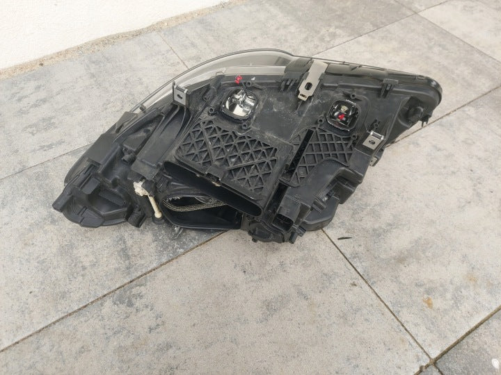 BMW F10/F11 LCI højre bi-xenon Dynamic-forlygte – EU, 7378514-03 uden moduler – originalfoto 7; brugsspor og manglende udstyr bevaret