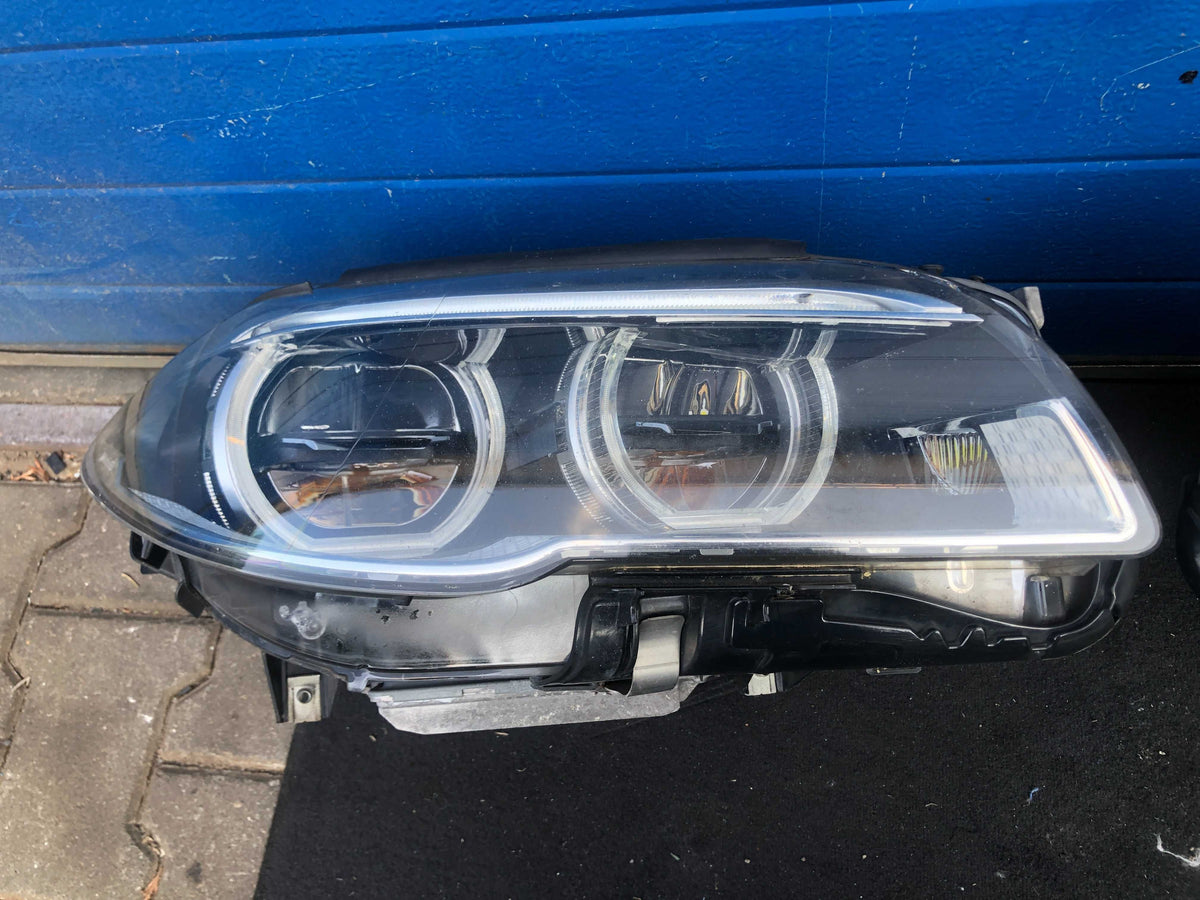 BMW F10/F11 LCI højre Adaptive LED-forlygte – EU, 7424146-01 uden udstyr – originalfoto 3; brugsspor bevaret