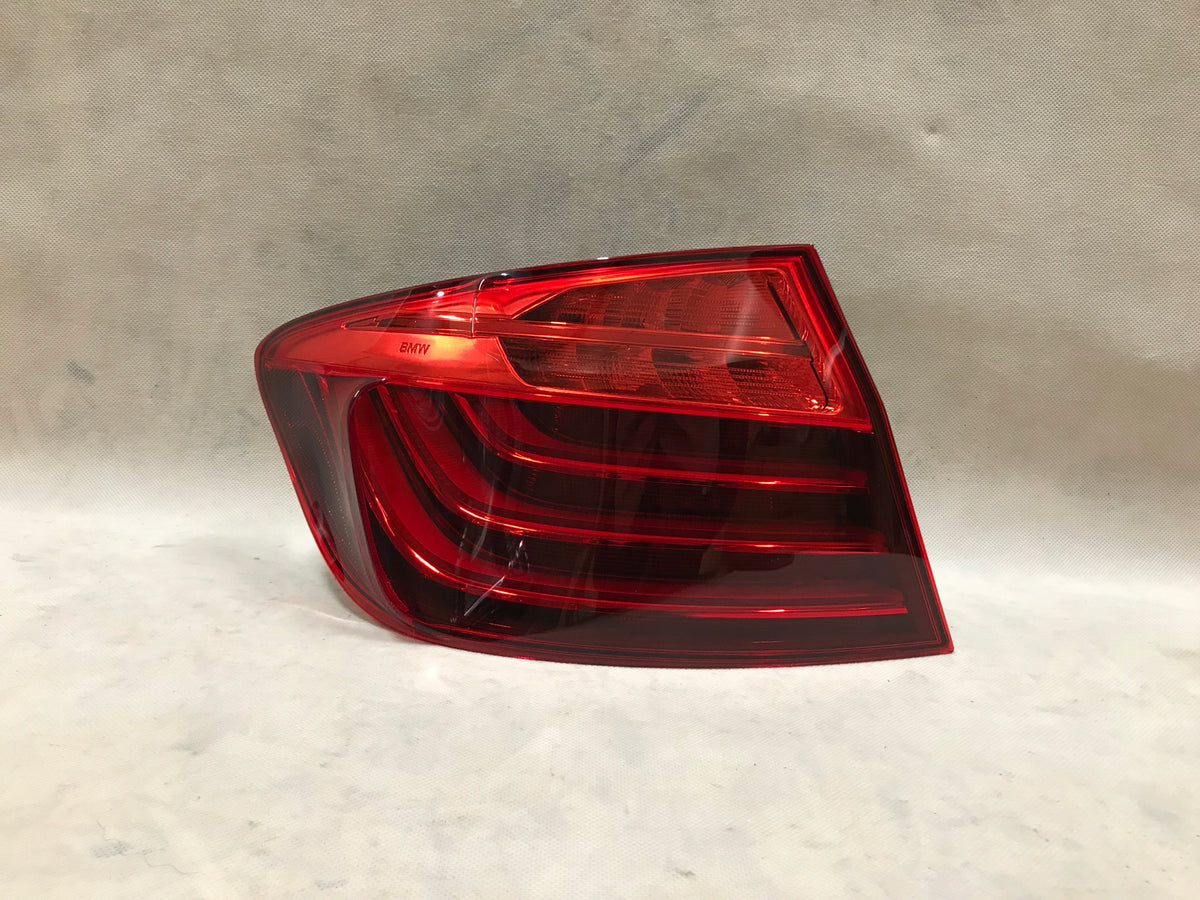 BMW F10 Sedan LCI – venstre yderbaglygte LED EU, Hella 184080-01 – brugt
