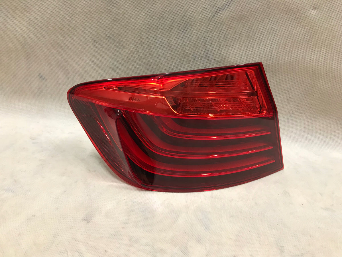 BMW F10 Sedan LCI – venstre yderbaglygte LED EU, Hella 184080-01 – brugt – konkret foto 2