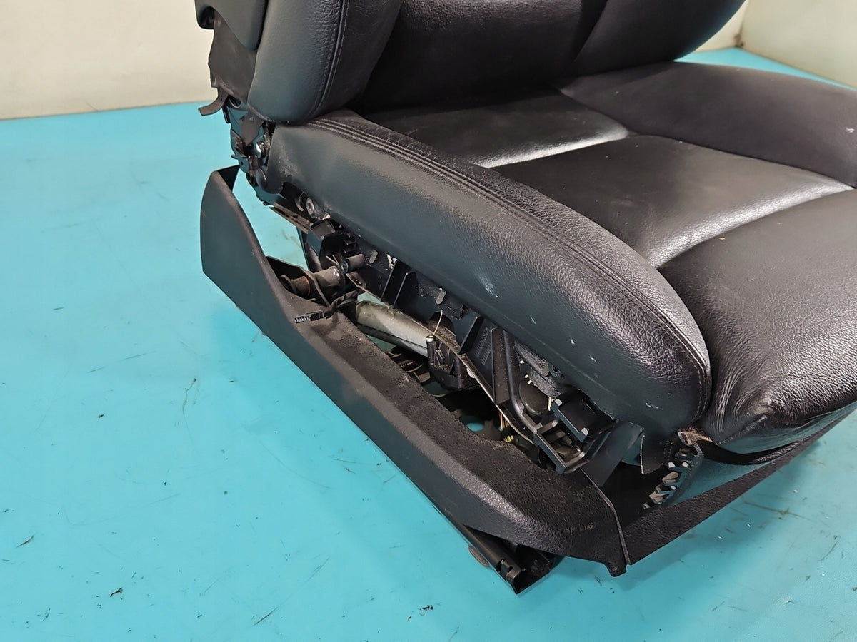 BMW F11 Touring 2012 – sort lædersædesæt med forvarme – til renovering – konkret sæt og slitage, foto 6