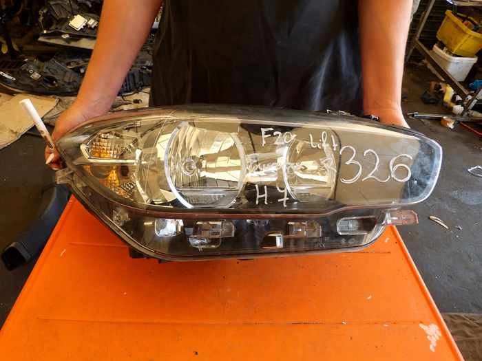 BMW F20/F21 LCI – højre H7-halogenforlygte EU med LED-kørelys, 7358392-11