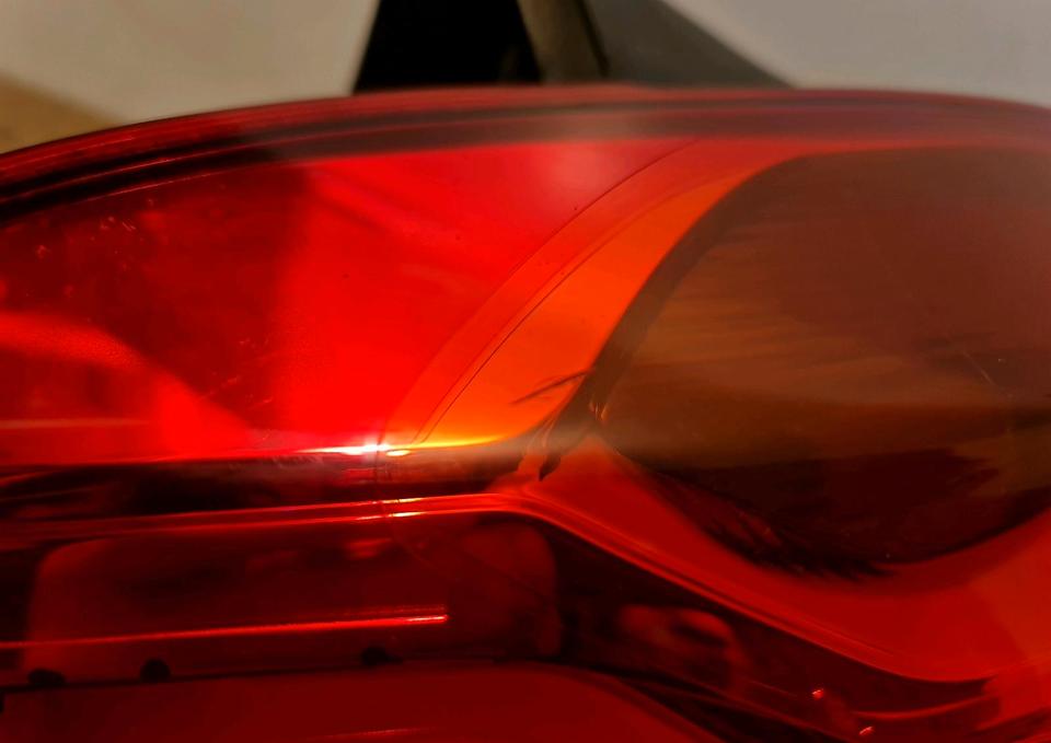 BMW F20/F21 LCI – venstre udvendig baglygte, 7359017-10, med glasmærker – dokumentationsfoto 2
