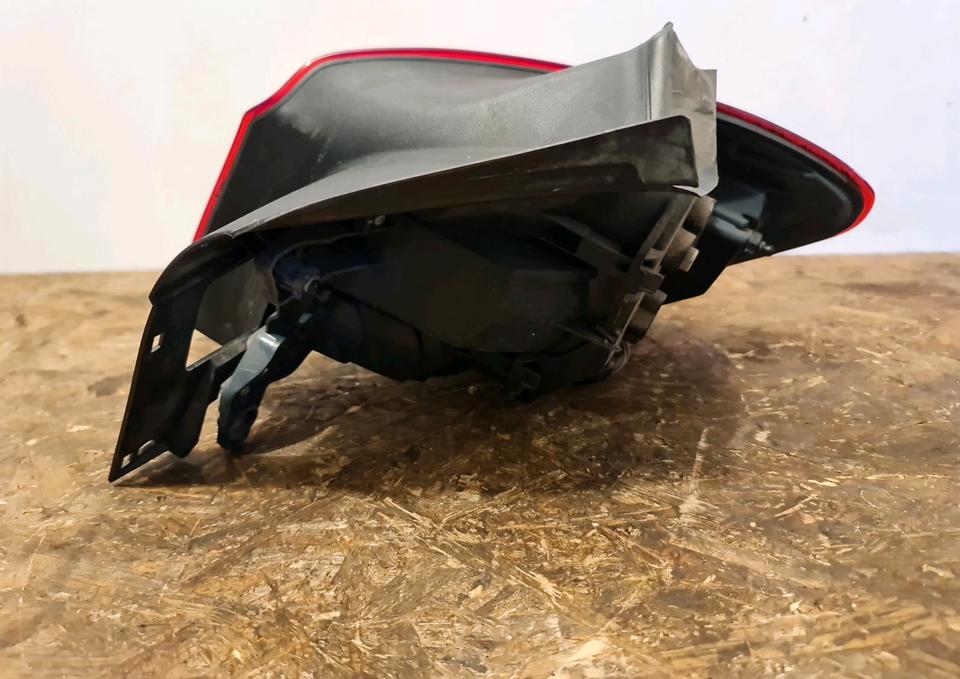 BMW F20/F21 LCI – venstre udvendig baglygte, 7359017-10, med glasmærker – dokumentationsfoto 4