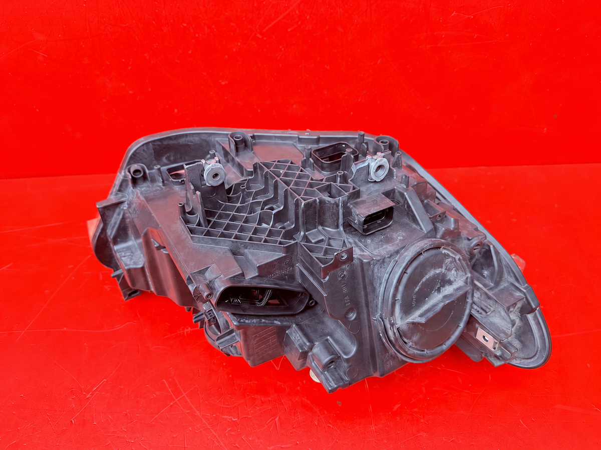 BMW F20/F21 før LCI – venstre ikke-adaptiv bi-xenonforlygte EU, 7229677-11, uden moduler – bagside, tomme modulpladser og slid