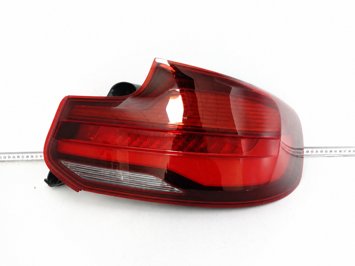BMW F22/F23/F87 LCI – højre Black Line LED-baglygte, EU, OE 9491592