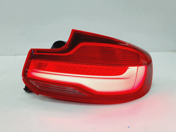 BMW F22/F23/F87 LCI – højre ydre LED-baglygte, EU, OE 7420992