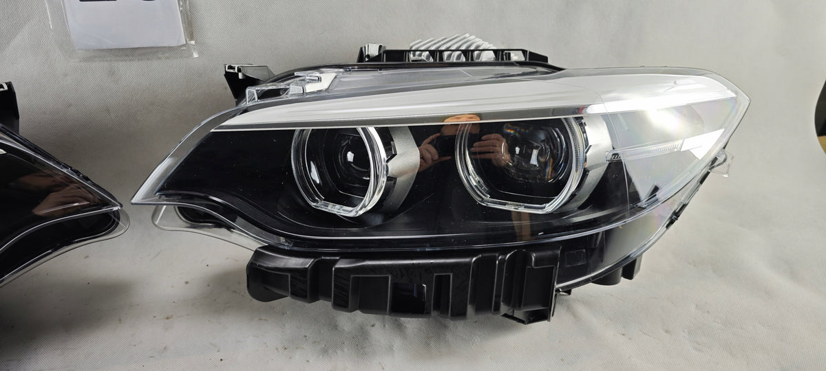 BMW F22 F23 LCI venstre fuld-LED-forlygte forfra med synlig linse og glas