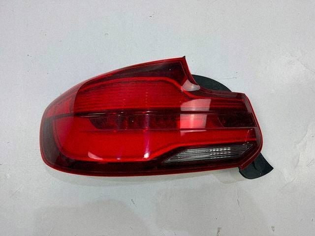 BMW F22/F23/F87 LCI – venstre ydre LED-baglygte, EU, OE 7420991