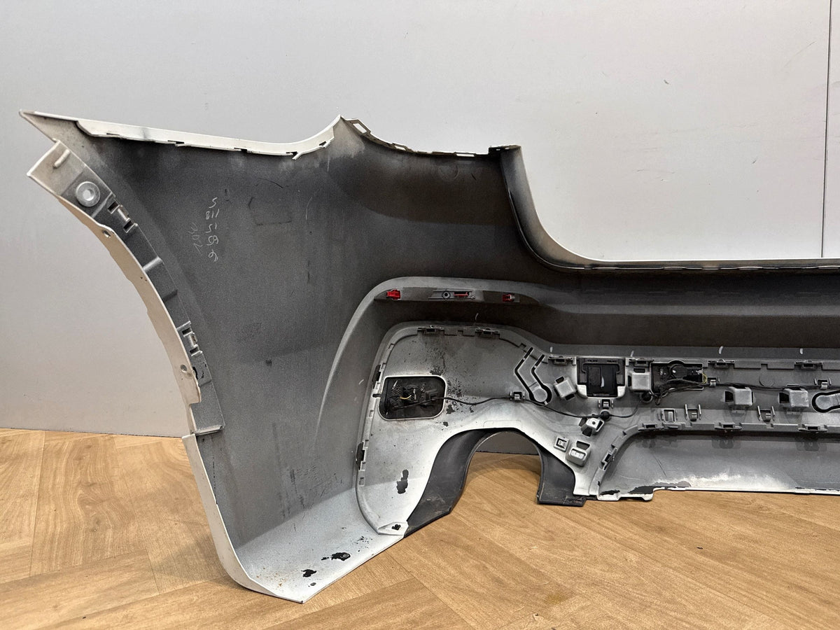 BMW X4 F26 M40i – M-Sport bagkofanger, A300, med PDC og diffuser – lakskader – foto 3 af den konkrete vare