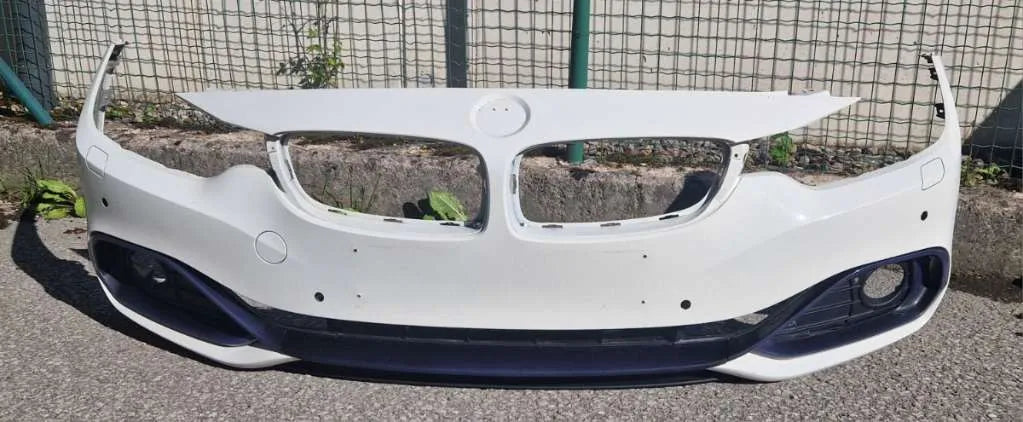 BMW F33 Cabriolet – hvide for- og bagkofangerskaller med tilbehør, samlet sæt