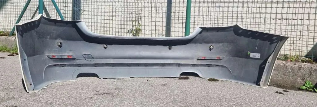 BMW F33 Cabriolet – hvide for- og bagkofangerskaller med tilbehør, samlet sæt – originalfoto 4; faktisk stand og medfølgende indhold