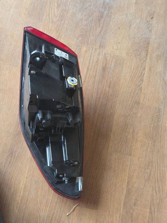 BMW F40 – venstre yderbaglygte Low, 63217450641-14 – originalfoto 3