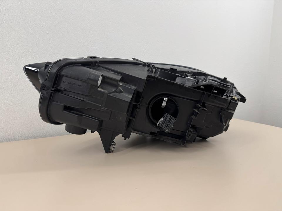 BMW F40 – højre LED-forlygte EU/LHD, 63119482808-08 – originalfoto 6
