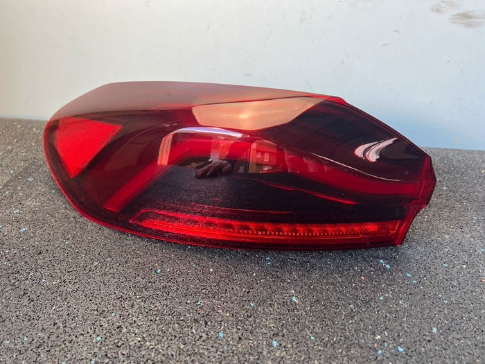 BMW X6 G06 LCI – venstre udvendig LED-baglygte ECE, 7421113