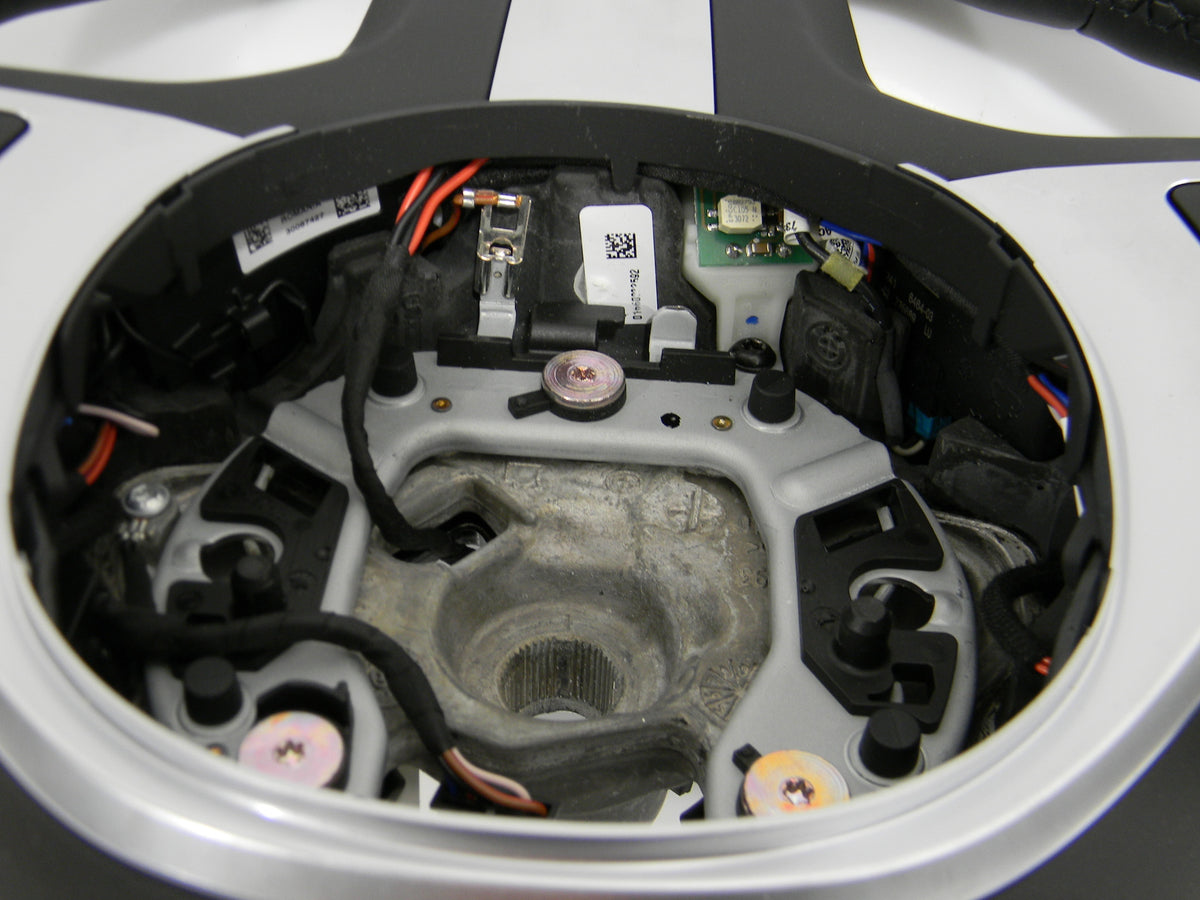 BMW G06 LCI M-rat uden airbag – originalfoto 7, knapper, læder og mærkater