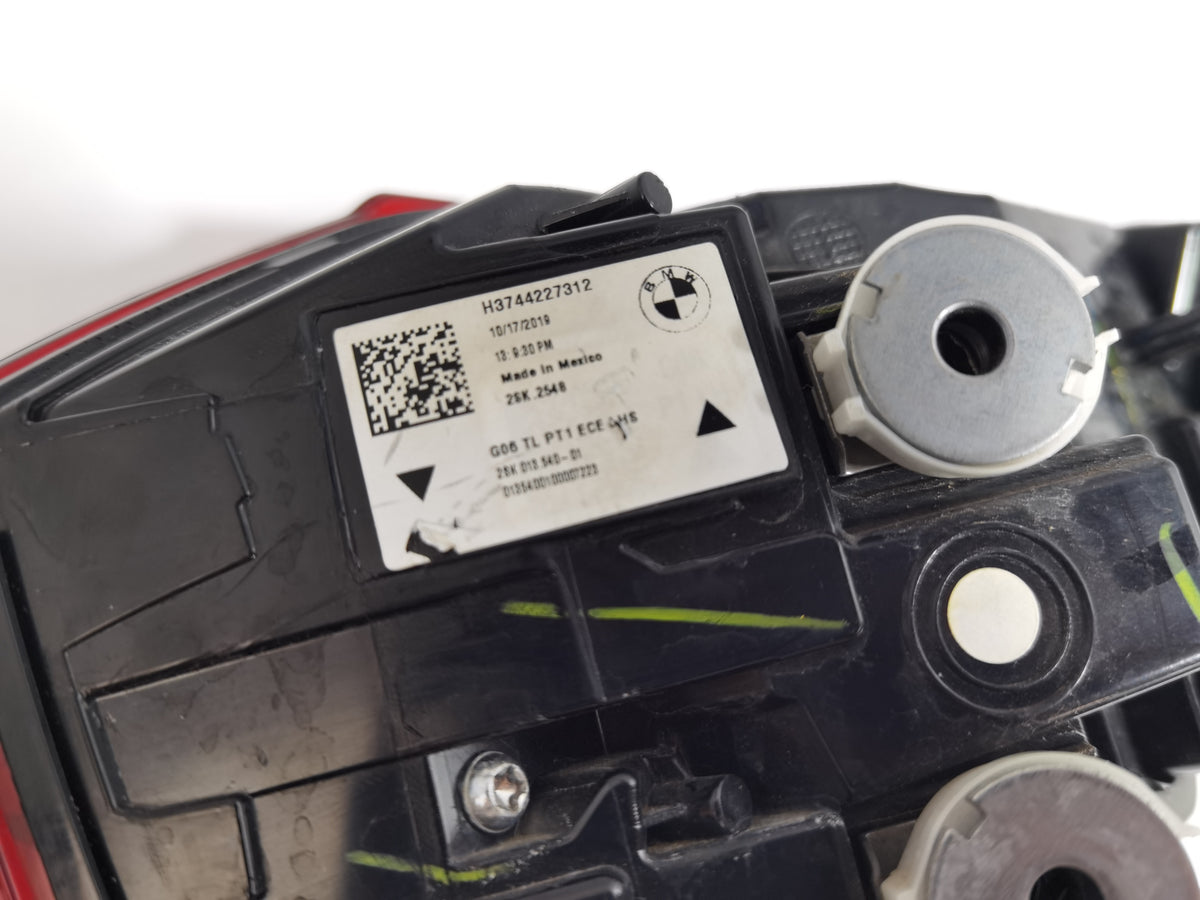 BMW G06 venstre ydre LED-baglygte – originalt foto 1