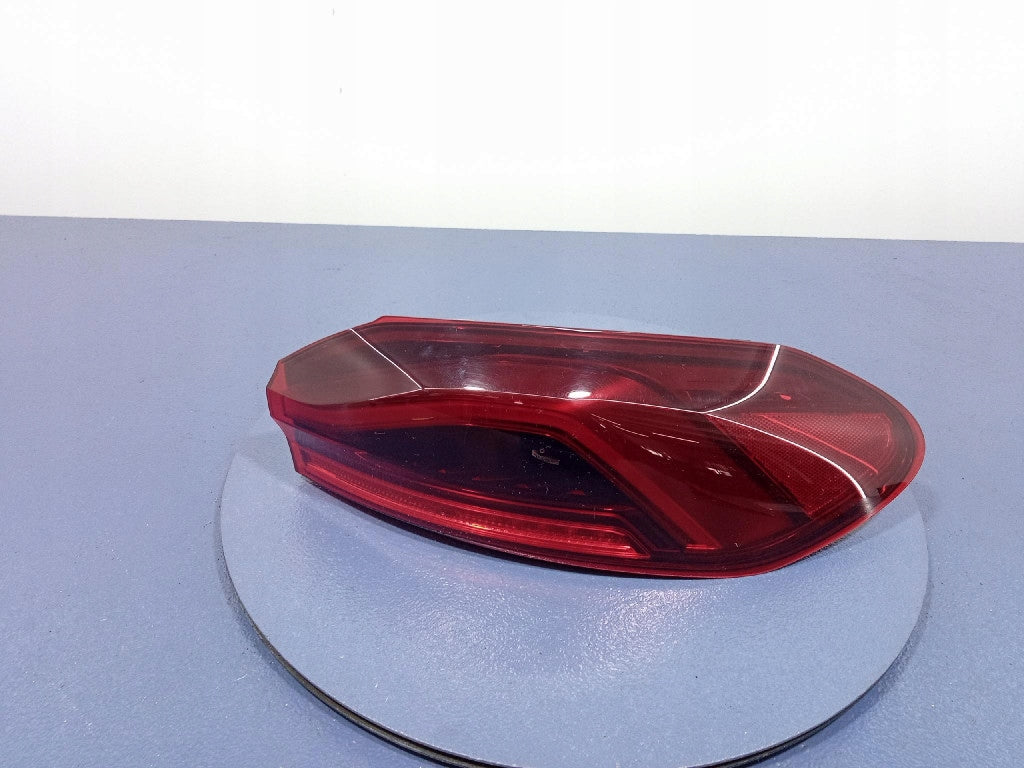BMW X6 G06 før LCI – højre ydre LED-baglygte 7442274 ECE, ridset glas