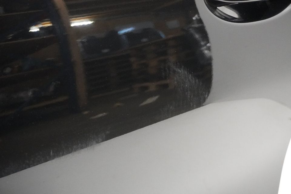 BMW X6 G06 venstre fordør – nærbillede af lakslid