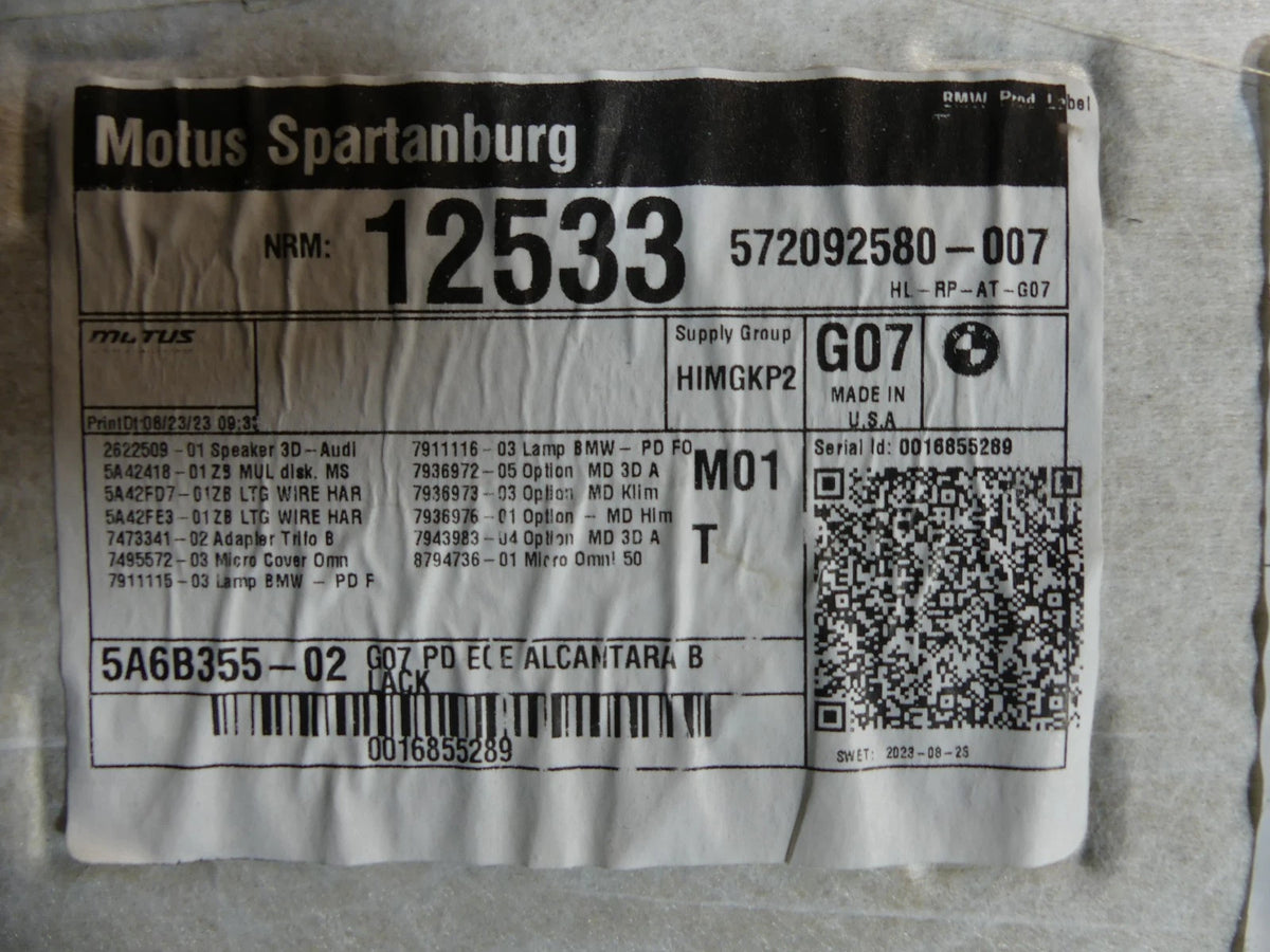 BMW X7 G07 LCI Alcantara loft – OEM-label med nummer 5A6B355-02