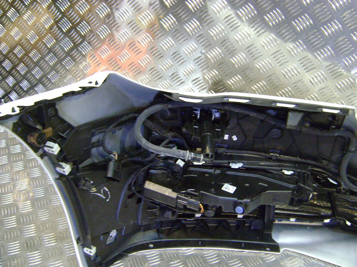 BMW 7-serie G11/G12 – standard forkofanger, Alpinweiss, 6 PDC – kraftige ridser – foto 5 af den konkrete vare