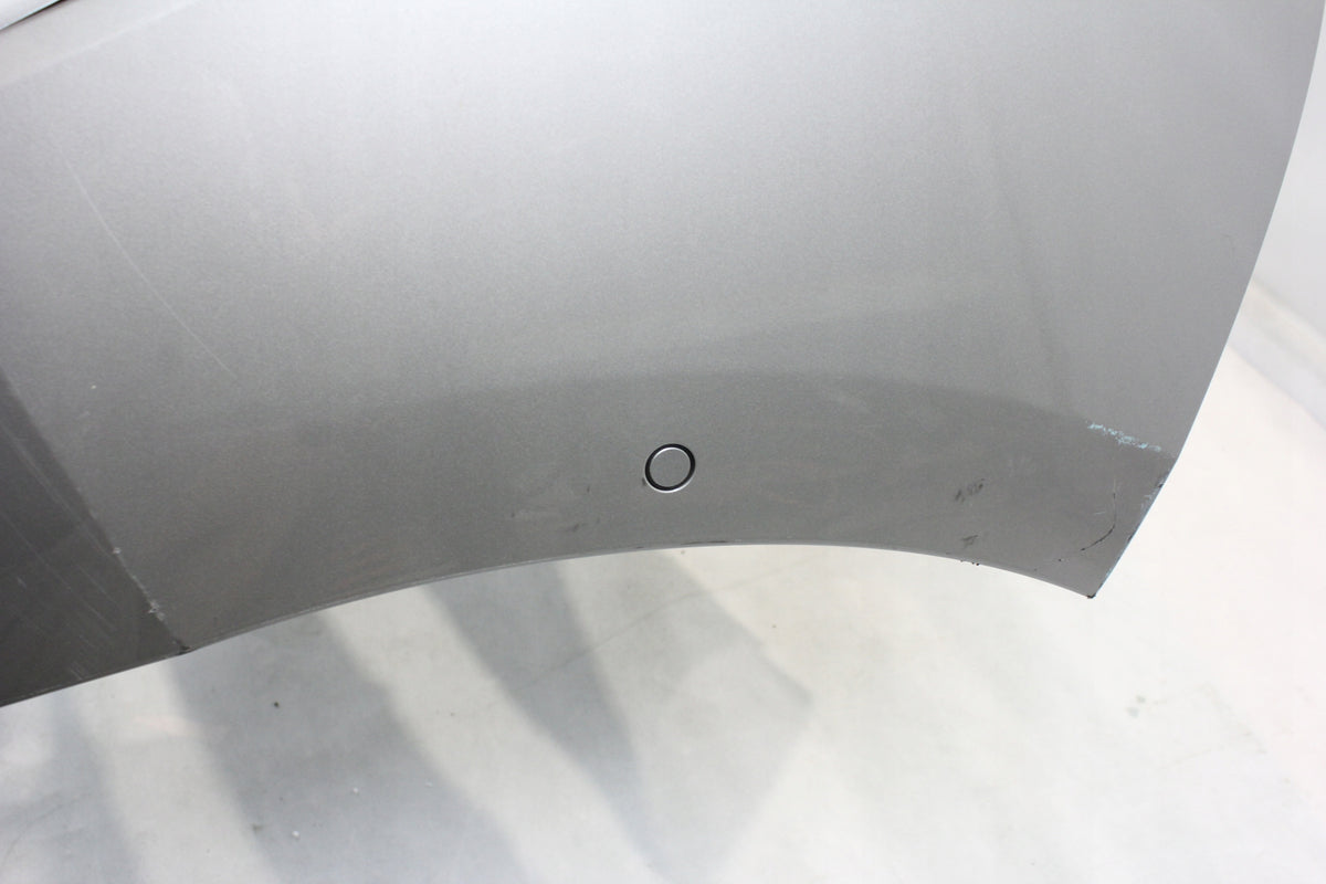 BMW 7-serie G70 – standard forkofanger, C67 Spacesilver, med nyregrill – foto 2