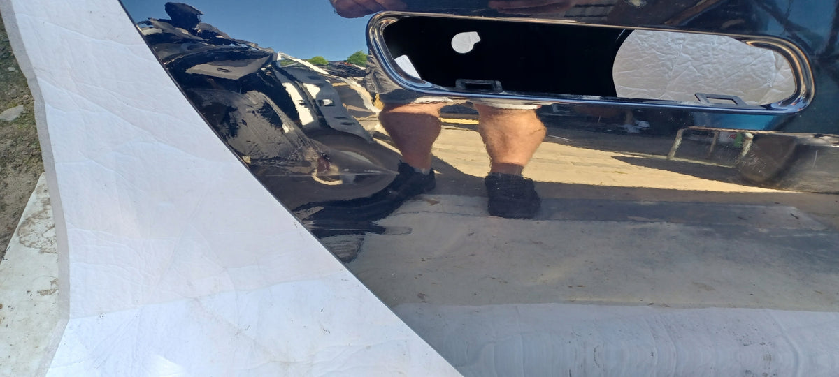 BMW 7-serie G70 – højre bagdør, sort – bar dør med deformation – foto 2