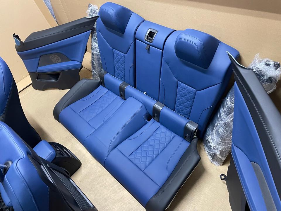 BMW G22 coupé – blå/sort sportsindtræk med for-/bagsæder og beklædninger – foto 5