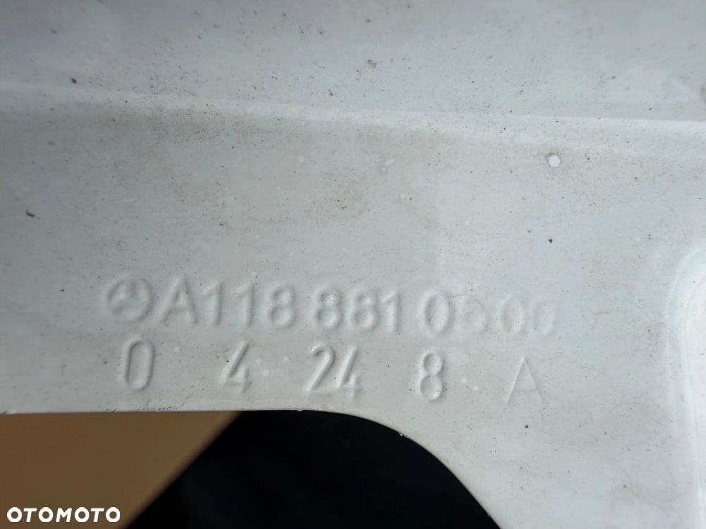 Mercedes-stempel A1188810500 på forskærmen