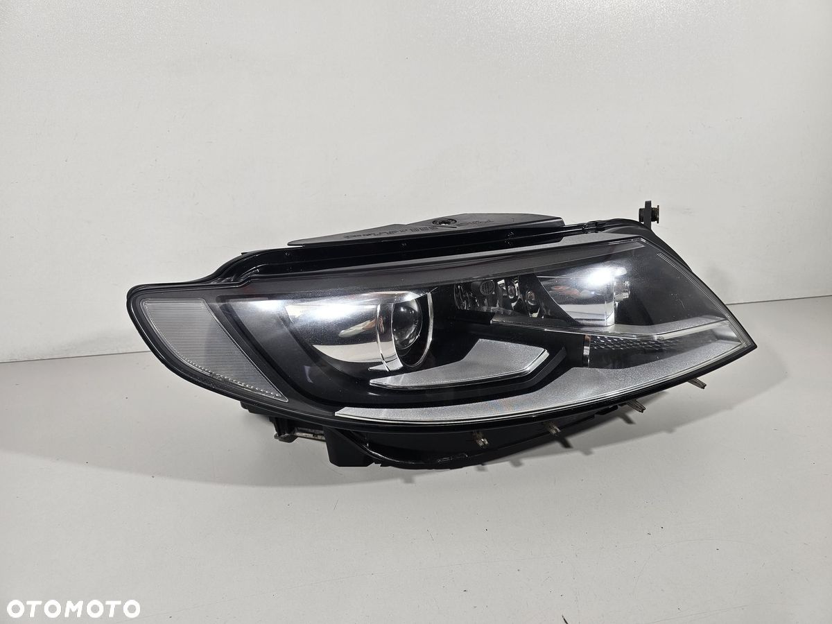 VW CC facelift højre bi-xenonforlygte med udstyr – repareret beslag